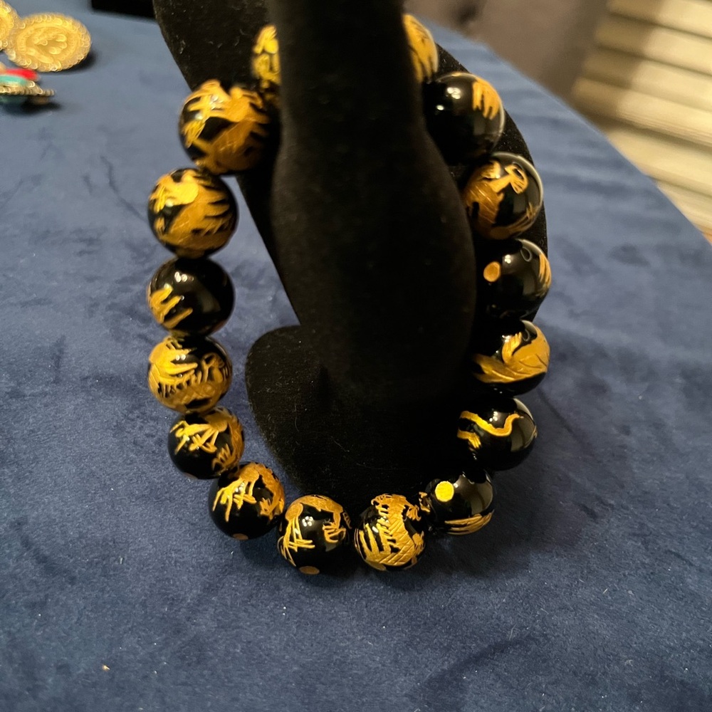 Black Onyx Engraving Golden Dragon Bead Bracelet